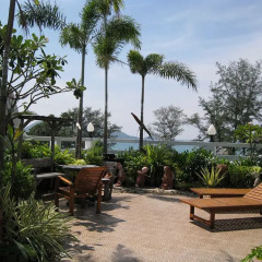 Rayaburi Hotel Patong терраса/патио фото 2