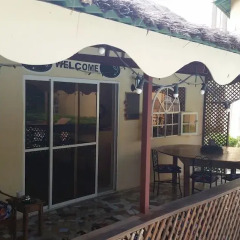 Отель Oasis Relax Lodge Отель Oasis Relax Lodge в Серекунде