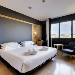 Hotel Barcelona Universal 4* Улучшенный номер с различными типами кроватей фото 2