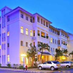 Отель The Waterfront Residence вид на фасад фото 2