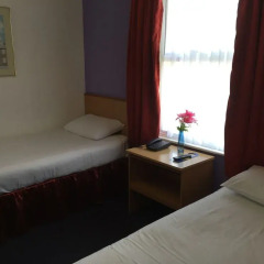 Euro Wembley - Elm Hotel комната для гостей фото 11