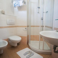 Hotel Tabor Римини ванная фото 2