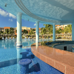 Отель Iberostar Rose Hall Beach All Inclusive бассейн