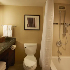 Отель Hilton Hawaiian Village Waikiki Beach Resort 4* Стандартный номер с двуспальной кроватью фото 15