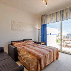 Отель Spinola Bay Penthouse Мальта, Сан Джулианс - отзывы, цены и фото номеров - забронировать отель Spinola Bay Penthouse онлайн комната для гостей фото 3