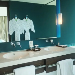 Отель Auberge Discovery Bay Hong Kong 4* Стандартный семейный номер с различными типами кроватей фото 4