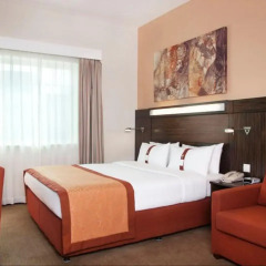 Отель Holiday Inn Express Dubai Safa Park ОАЭ, Дубай - 5 отзывов об отеле, цены и фото номеров - забронировать отель Holiday Inn Express Dubai Safa Park онлайн комната для гостей фото 2