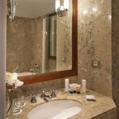 Отель Warwick Brussels 5* Номер Classic с различными типами кроватей фото 4