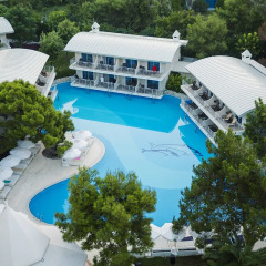 Отель Titanic Beach Lara - All Inclusive бассейн