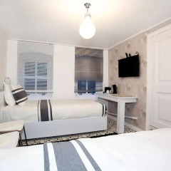 Отель Dreamer`s B&B Cihangir комната для гостей