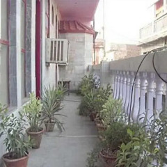Hotel Raj Bed & Breakfast
