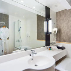 Отель Holiday Inn Helsinki City Centre 4* Улучшенный номер с различными типами кроватей