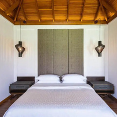 Отель Sheraton Maldives Full Moon Resort & Spa 5* Бунгало Water с различными типами кроватей