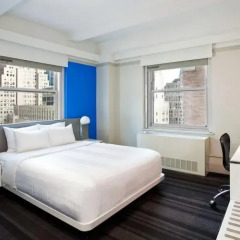 Отель Row NYC 4* Стандартный семейный номер с двуспальной кроватью