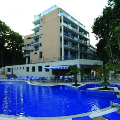 Отель Holiday Park Hotel Болгария, Золотые пески - отзывы, цены и фото номеров - забронировать отель Holiday Park Hotel онлайн бассейн фото 2