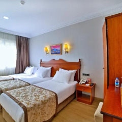 Lady Diana Hotel 4* Номер Triple с различными типами кроватей