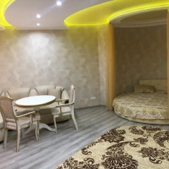 Мини-Отель Erzi Club Студия с двуспальной кроватью