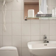 Arthur Hotel 3* Четырёхместный номер с различными типами кроватей фото 5