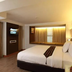 Отель Prestige Suites Bangkok Бангкок комната для гостей фото 12