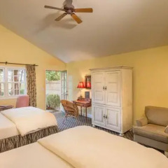 Отель Cambria Pines Lodge 3* Улучшенный номер с различными типами кроватей фото 2