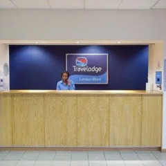 Отель Travelodge London Ilford интерьер отеля