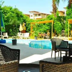 Almila Side Suit Hotel бассейн