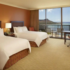 Отель Hilton Hawaiian Village Waikiki Beach Resort 4* Стандартный номер с 2 отдельными кроватями фото 11