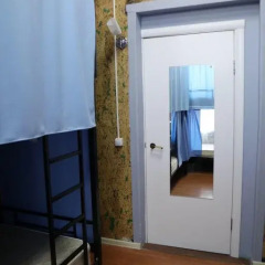 Хостел Travel Inn Выставочная Кровать в мужском общем номере с двухъярусной кроватью фото 6