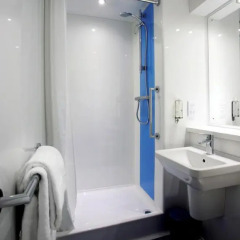 Отель Travelodge London Docklands Великобритания, Лондон - 2 отзыва об отеле, цены и фото номеров - забронировать отель Travelodge London Docklands онлайн ванная фото 3