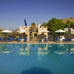 Ilyssion Hotel бассейн