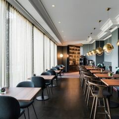 Отель Hilton Brussels Grand Place Бельгия, Брюссель - 4 отзыва об отеле, цены и фото номеров - забронировать отель Hilton Brussels Grand Place онлайн гостиничный бар фото 2