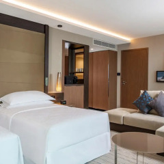 Sheraton Metechi Palace Hotel комната для гостей фото 11