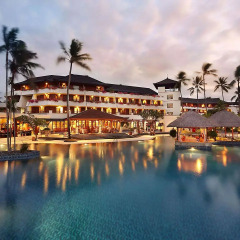 Nusa Dua Beach Hotel & Spa бассейн