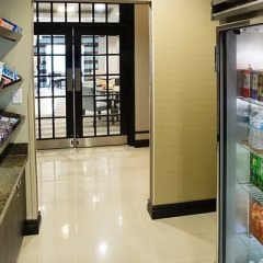 Отель Holiday Inn Express Hotel & Suites Ottawa West-Nepean Канада, Оттава - отзывы, цены и фото номеров - забронировать отель Holiday Inn Express Hotel & Suites Ottawa West-Nepean онлайн питание фото 2