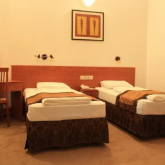 King's Hotel 3* Стандартный номер с 2 отдельными кроватями