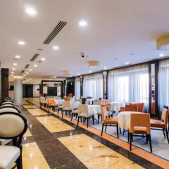 Гостиница DoubleTree by Hilton Tyumen в Тюмени - забронировать гостиницу DoubleTree by Hilton Tyumen, цены и фото номеров Тюмень питание фото 3
