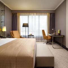Гостиница Double Tree By Hilton Minsk 5* Стандартный номер с двуспальной кроватью