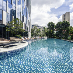 Отель Mercure Singapore On Stevens бассейн