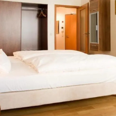 Отель Aparthotel Neumarkt Германия, Дрезден - 1 отзыв об отеле, цены и фото номеров - забронировать отель Aparthotel Neumarkt онлайн комната для гостей фото 4