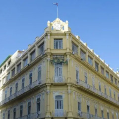 Hotel Plaza вид на фасад фото 2