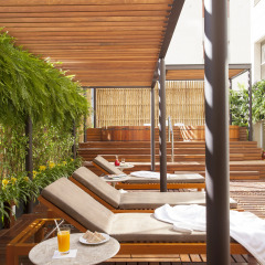 Hotel Emiliano бассейн