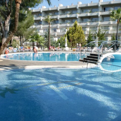Отель Palmira Beach бассейн