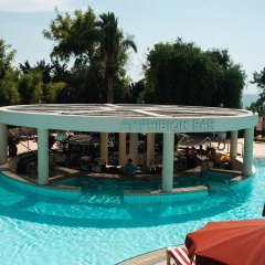 Отель St Raphael Resort & Marina бассейн