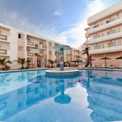 Отель Apartamentos Tropical Garden бассейн
