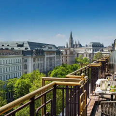 Отель Hilton Vienna Plaza Вена балкон