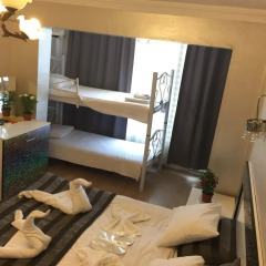 Seatanbul Guest House and Hotel Стандартный семейный номер с различными типами кроватей