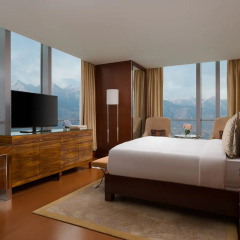 Отель The Ritz-Carlton, Almaty Номер Corner