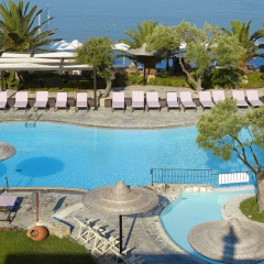 Отель Anthemus Sea Beach Hotel & Spa Греция, Ситония - 2 отзыва об отеле, цены и фото номеров - забронировать отель Anthemus Sea Beach Hotel & Spa онлайн бассейн фото 4