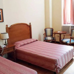 Hotel Plaza комната для гостей