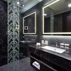 Гостиница Double Tree By Hilton Minsk 5* Стандартный номер с двуспальной кроватью фото 3